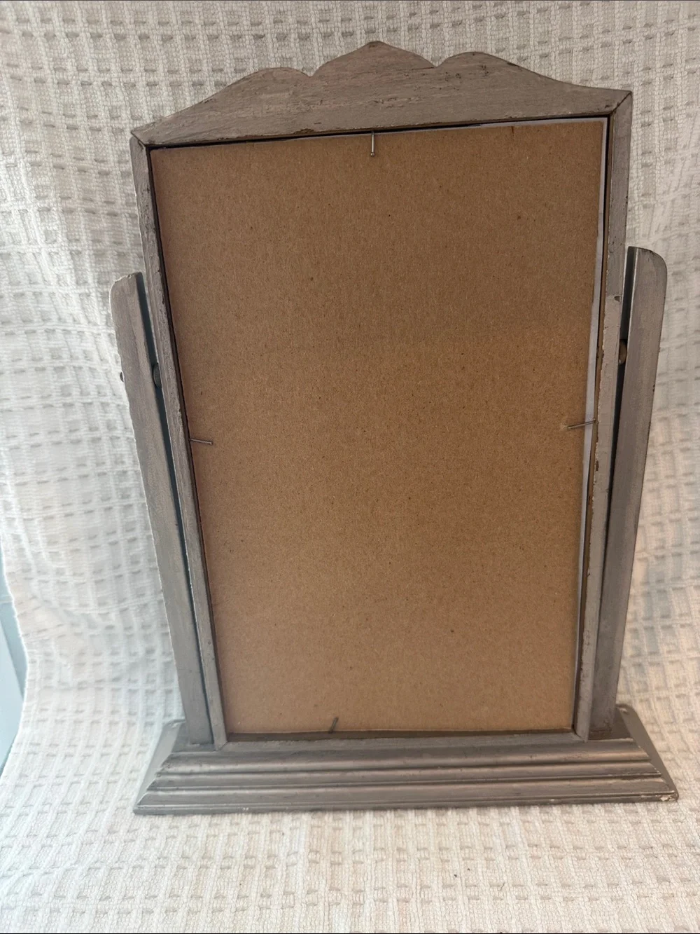 Vintage wood swivel Gray picture Frame with Winter Cat Artwork, change photo